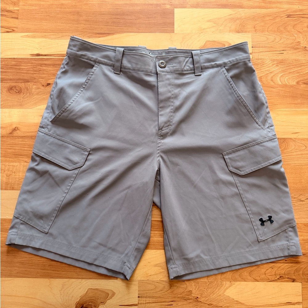 Under Armour Men's Light Gray Cargo Golf Shorts